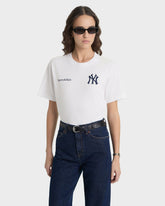 Yankees Curve T-Shirt - White/Navy Sporty & Rich US