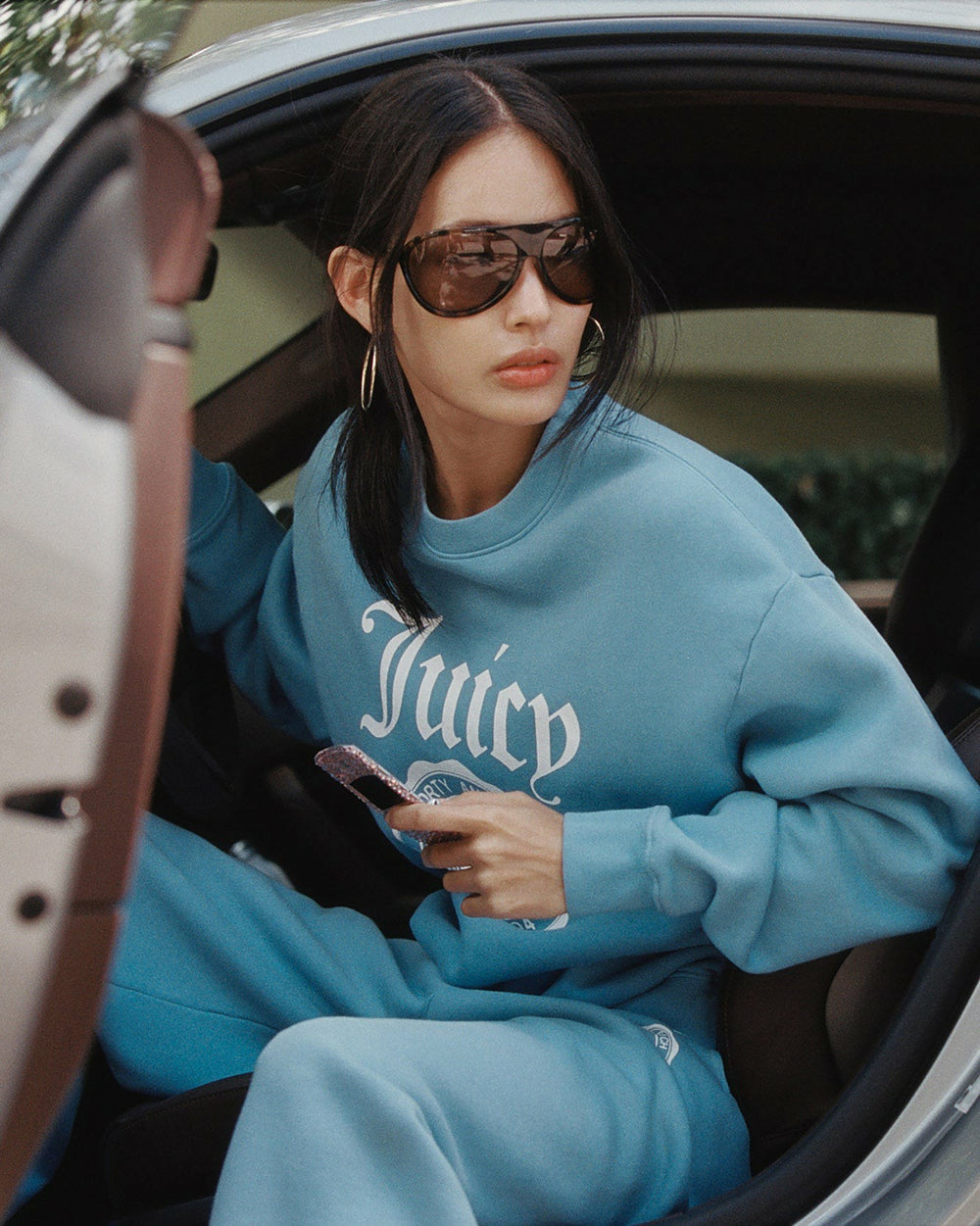 Juicy Emblem Crewneck - Sky Blue Sporty & Rich Sale