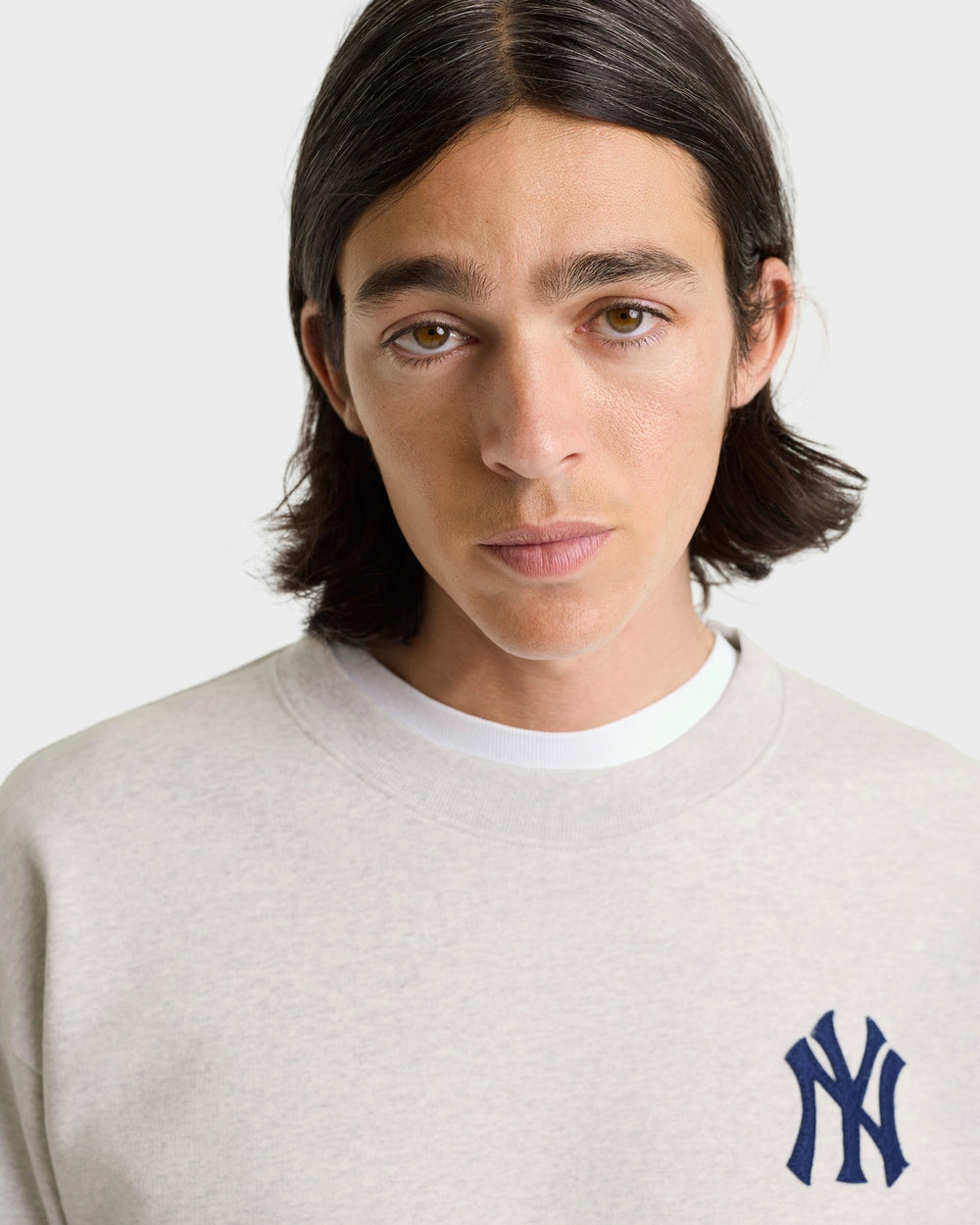 Heritage Yankees Serif Crewneck - Heather Gray/Navy Sporty & Rich Outlet