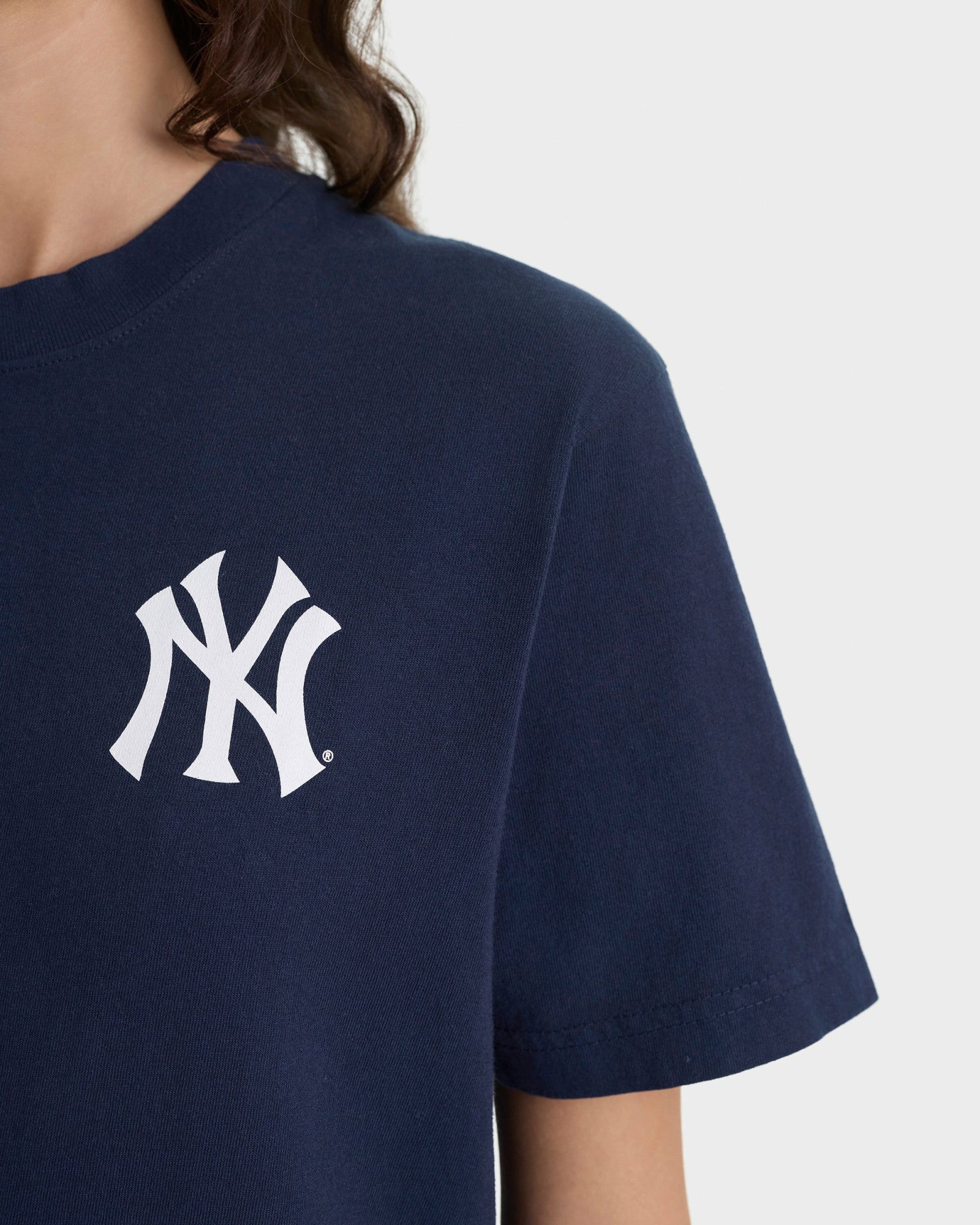 Yankees Curve T-Shirt - Navy/White Sporty & Rich For Sale