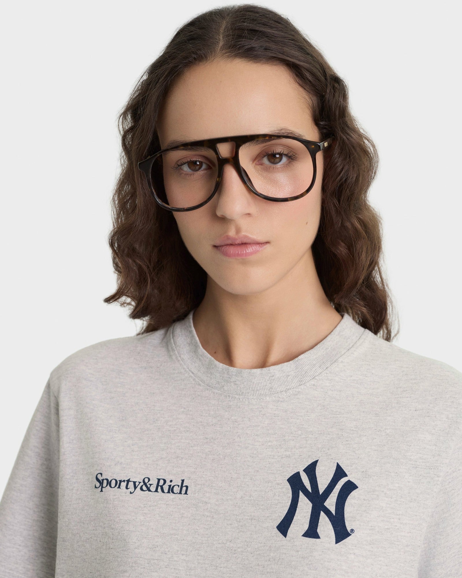 Yankees Curve T-Shirt - Heather Gray/Navy Sporty & Rich Outlet