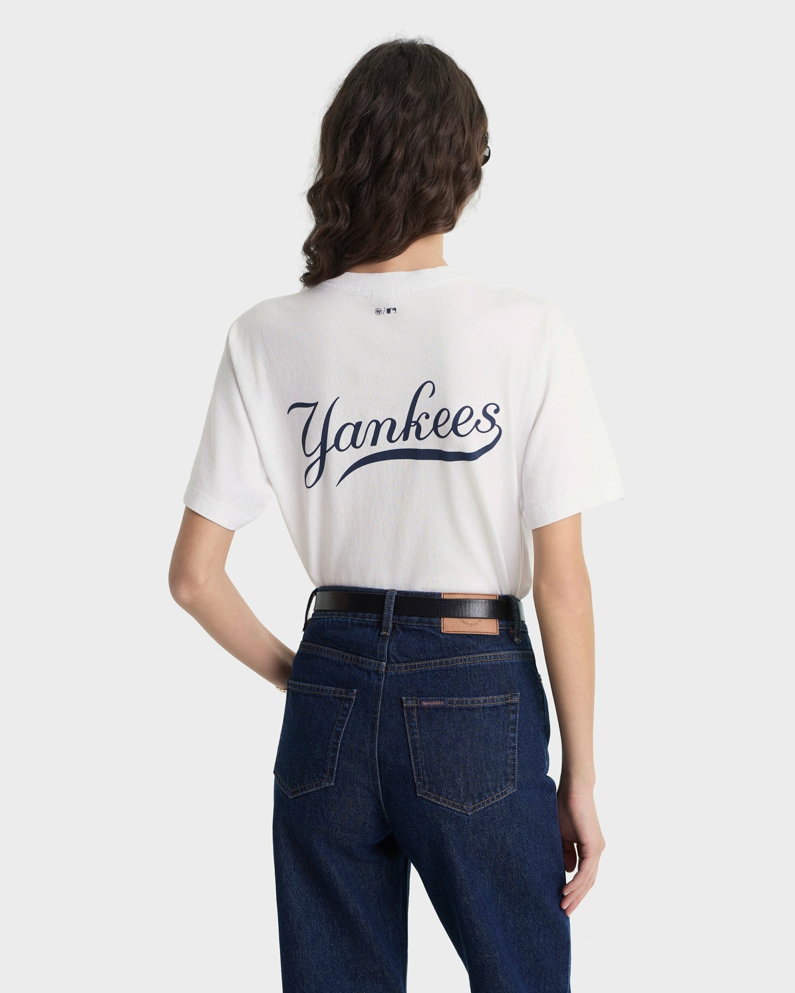 Yankees Curve T-Shirt - White/Navy Sporty & Rich US