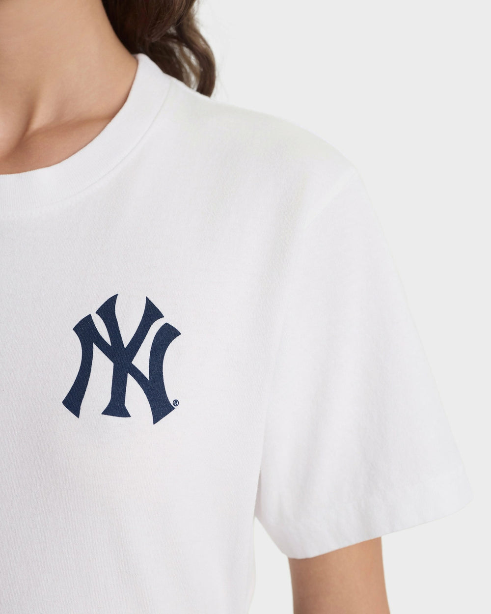 Yankees Curve T-Shirt - White/Navy Sporty & Rich US