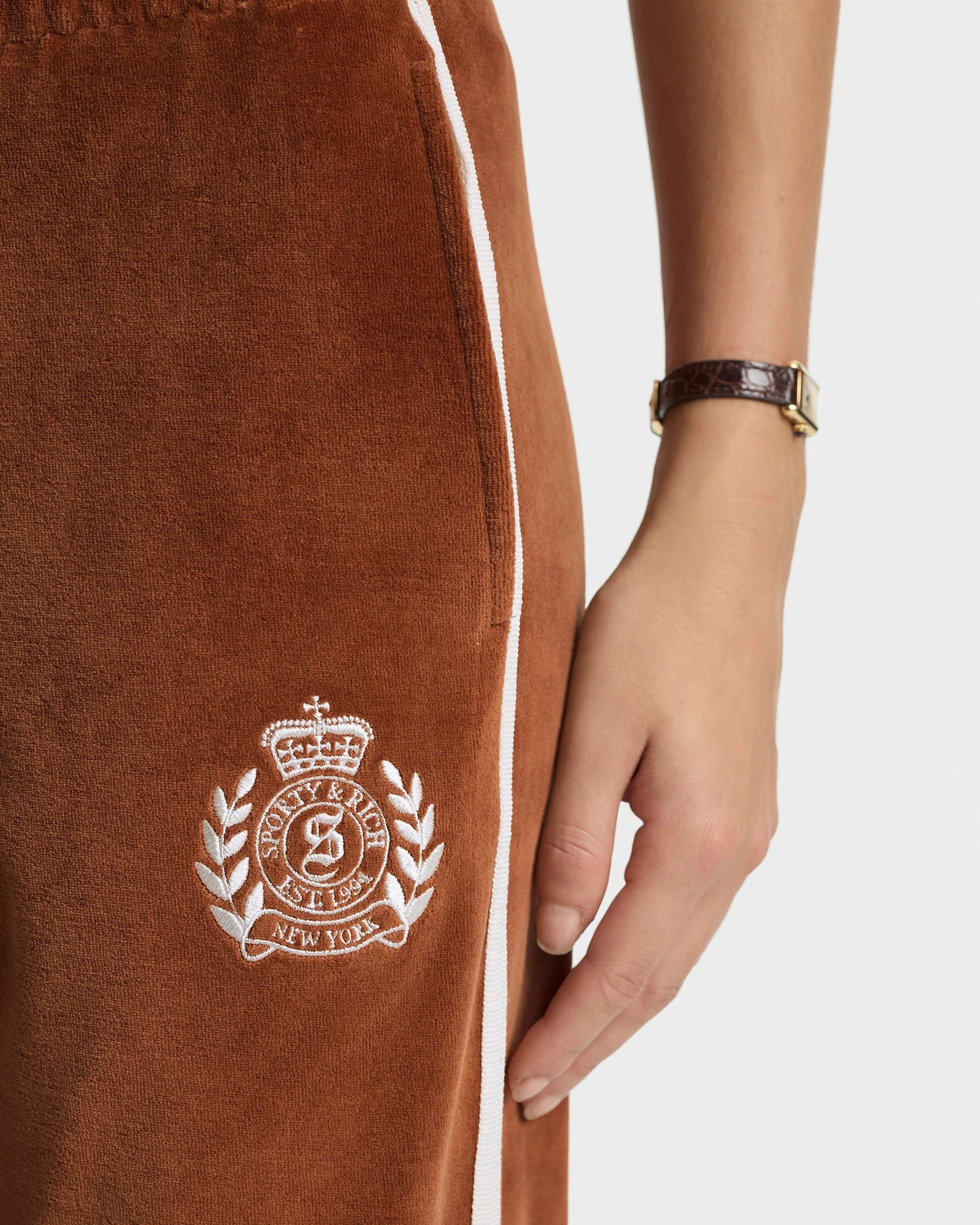 NY Crest Velour Sweatpant - Tobacco/Ecru Sporty & Rich Outlet