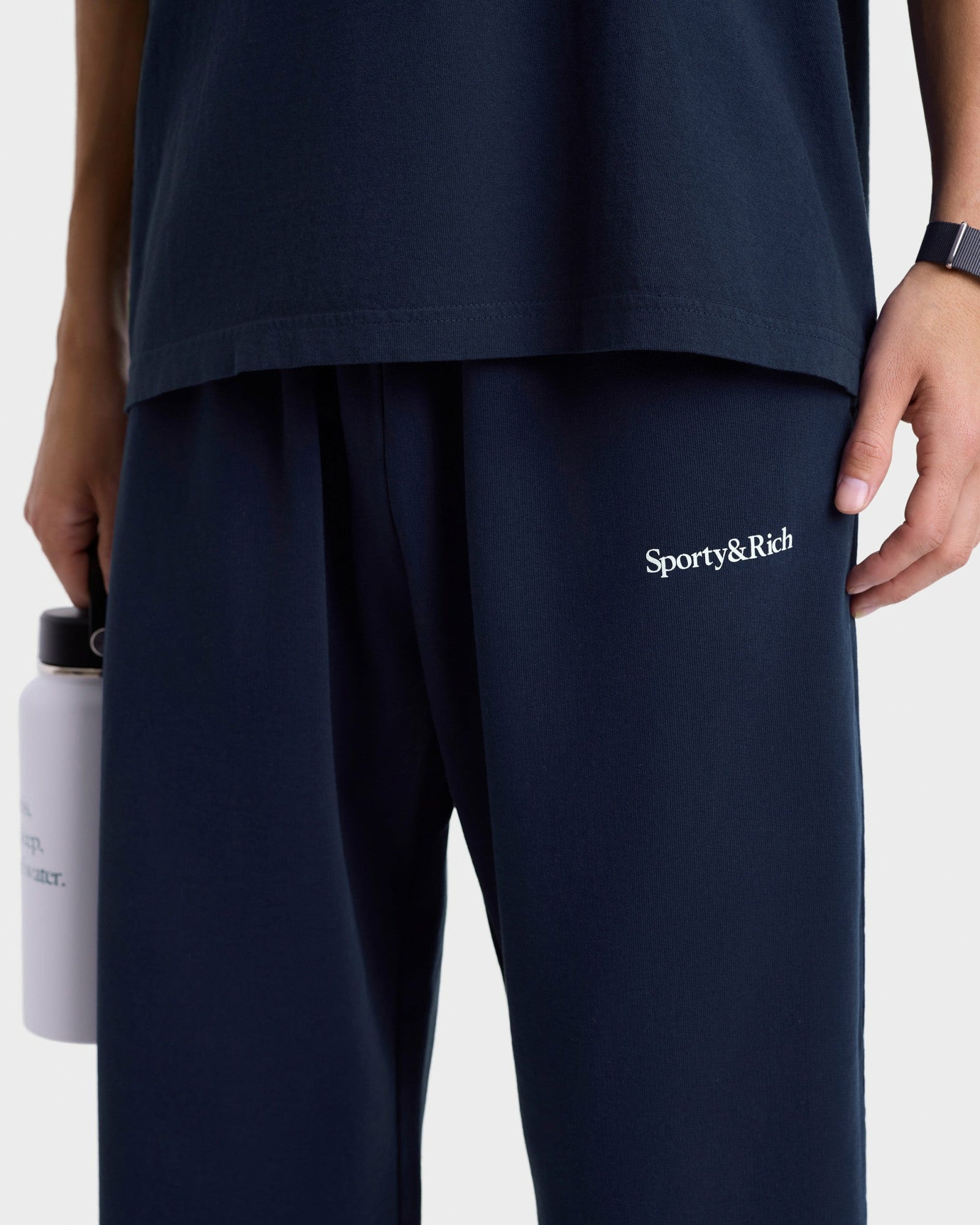 Serif Logo Wide Sweatpant - Navy/White Sporty & Rich Online