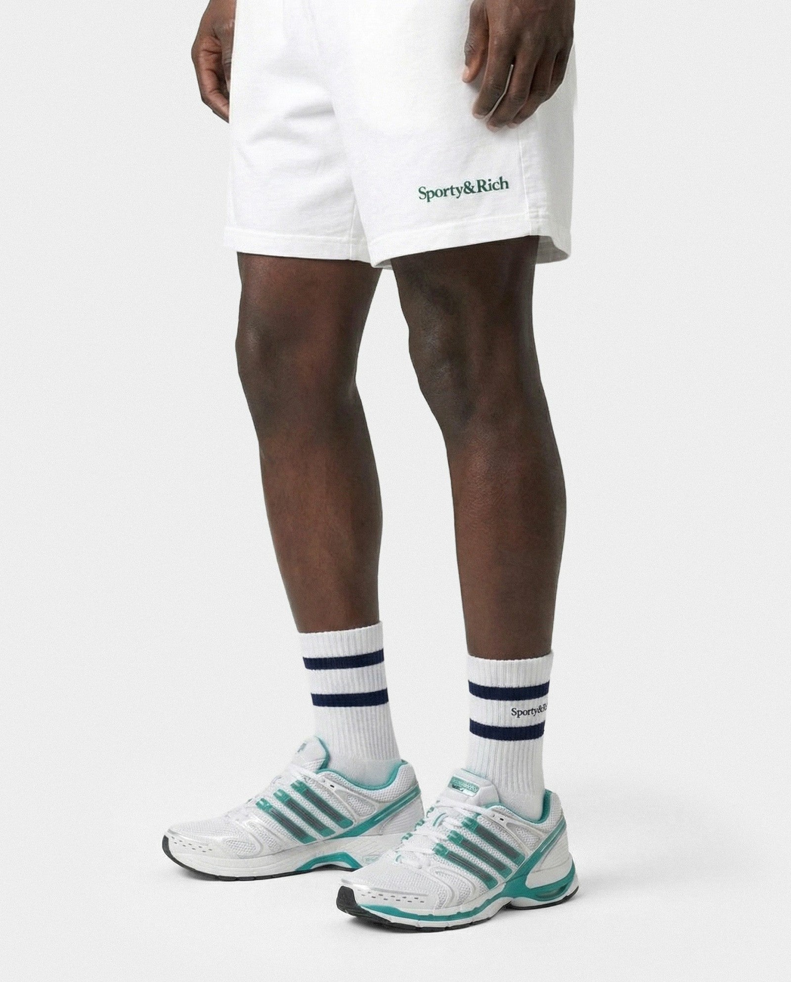 Serif Logo Gym Short - White/Forest Sporty & Rich Online