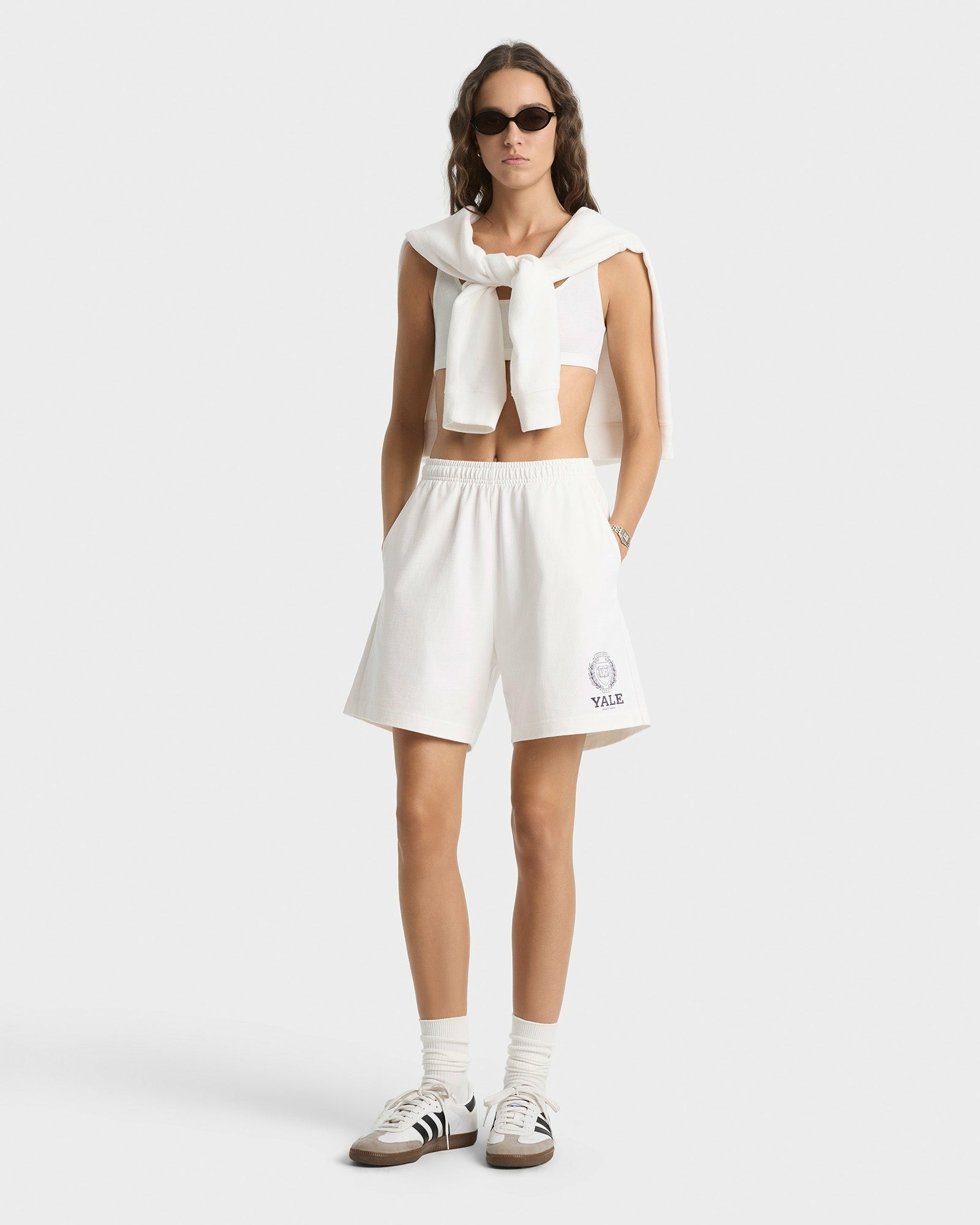 Yale Crest Gym Short - White/Navy Sporty & Rich Online