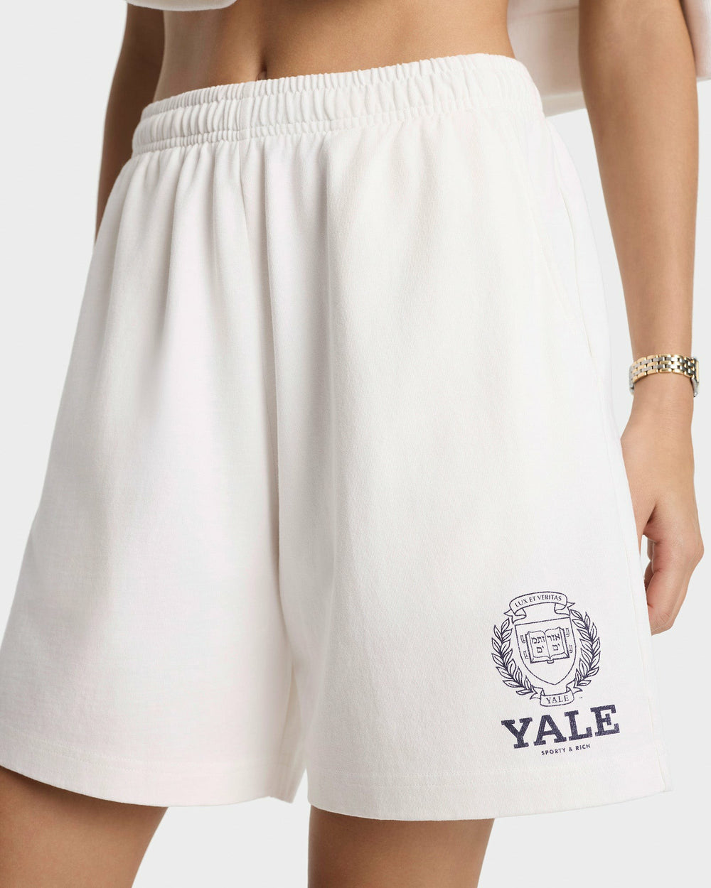 Yale Crest Gym Short - White/Navy Sporty & Rich Online