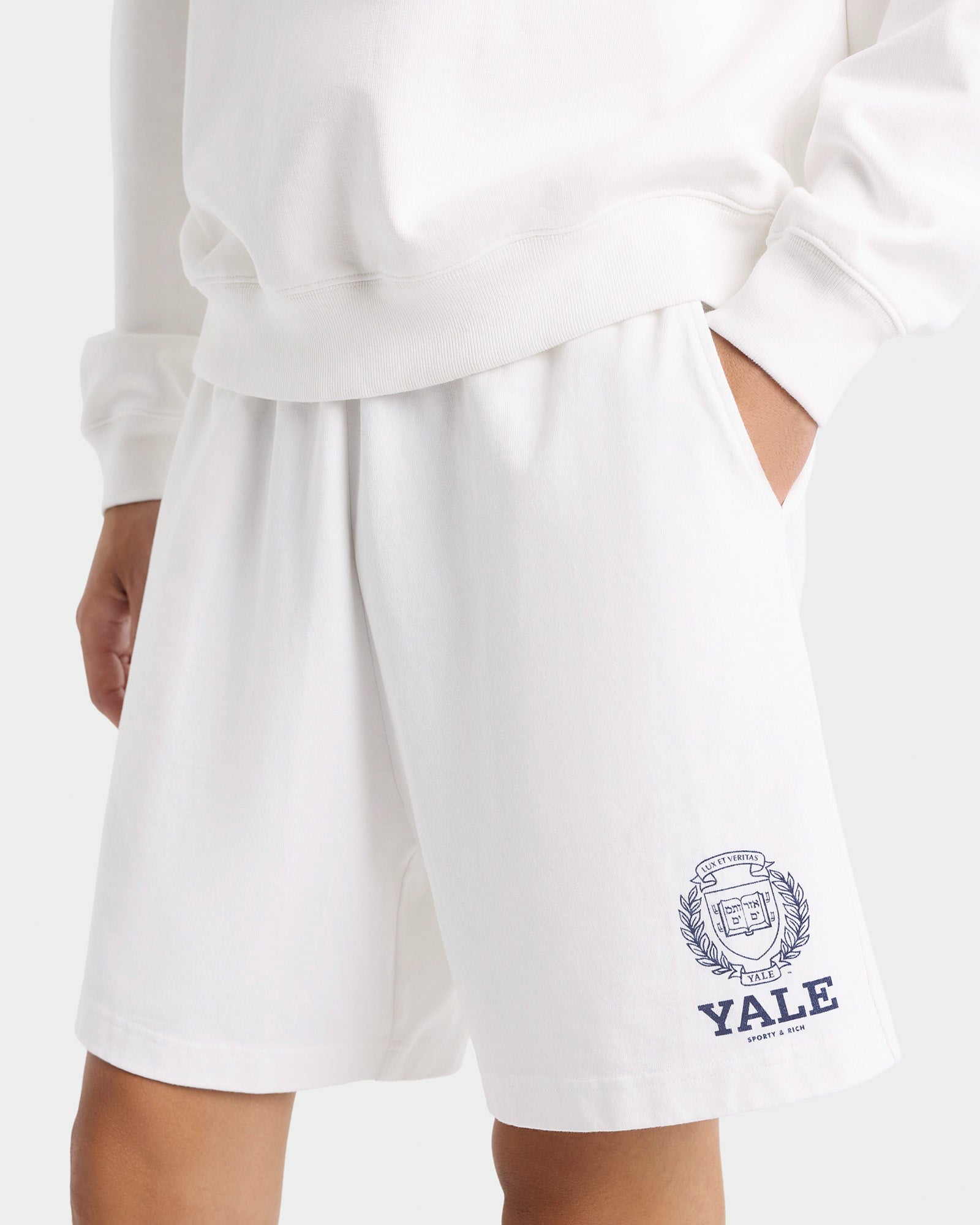 Yale Crest Gym Short - White/Navy Sporty & Rich Online