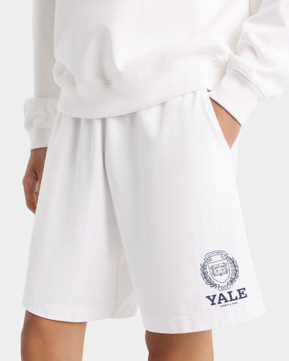 Yale Crest Gym Short - White/Navy Sporty & Rich Online