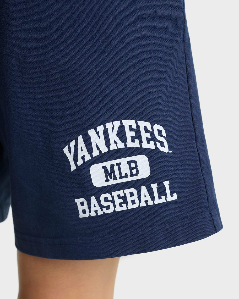 Yankees Ivy Gym Short - Navy/White Sporty & Rich US