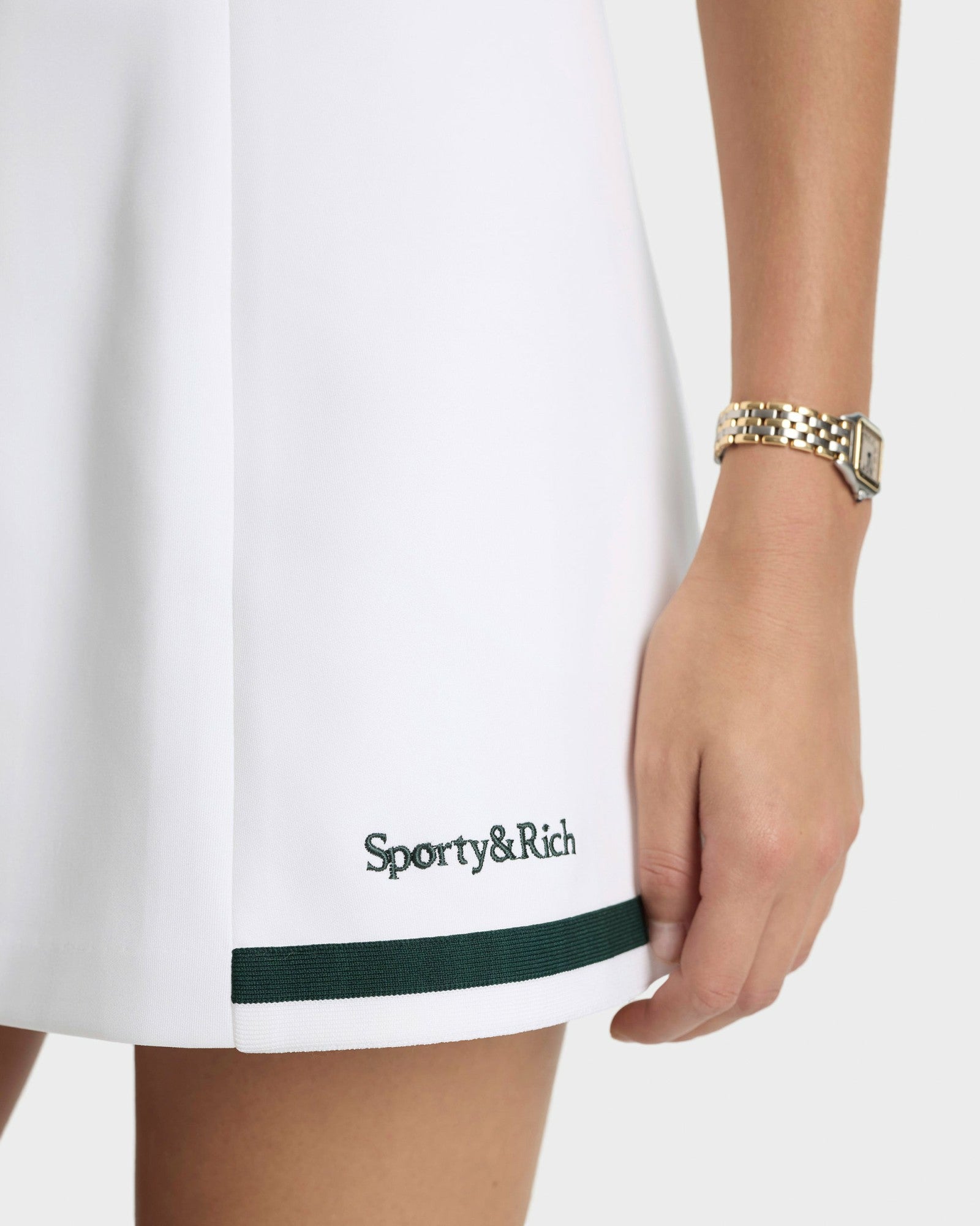 Serif Logo Mila Skirt - White/Forest Sporty & Rich Outlet
