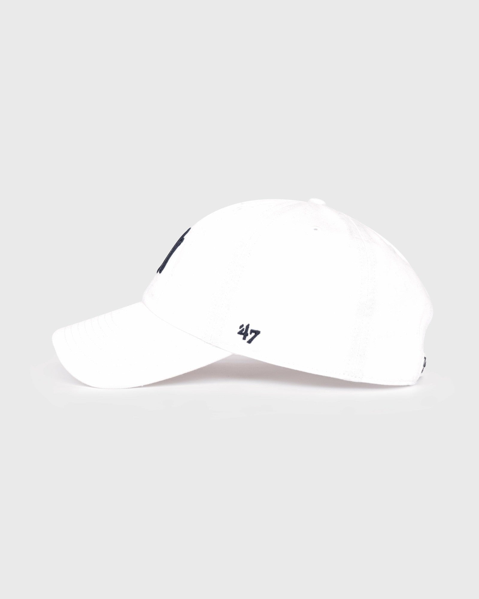 Yankees Serif Hat - White/Navy Sporty & Rich Online