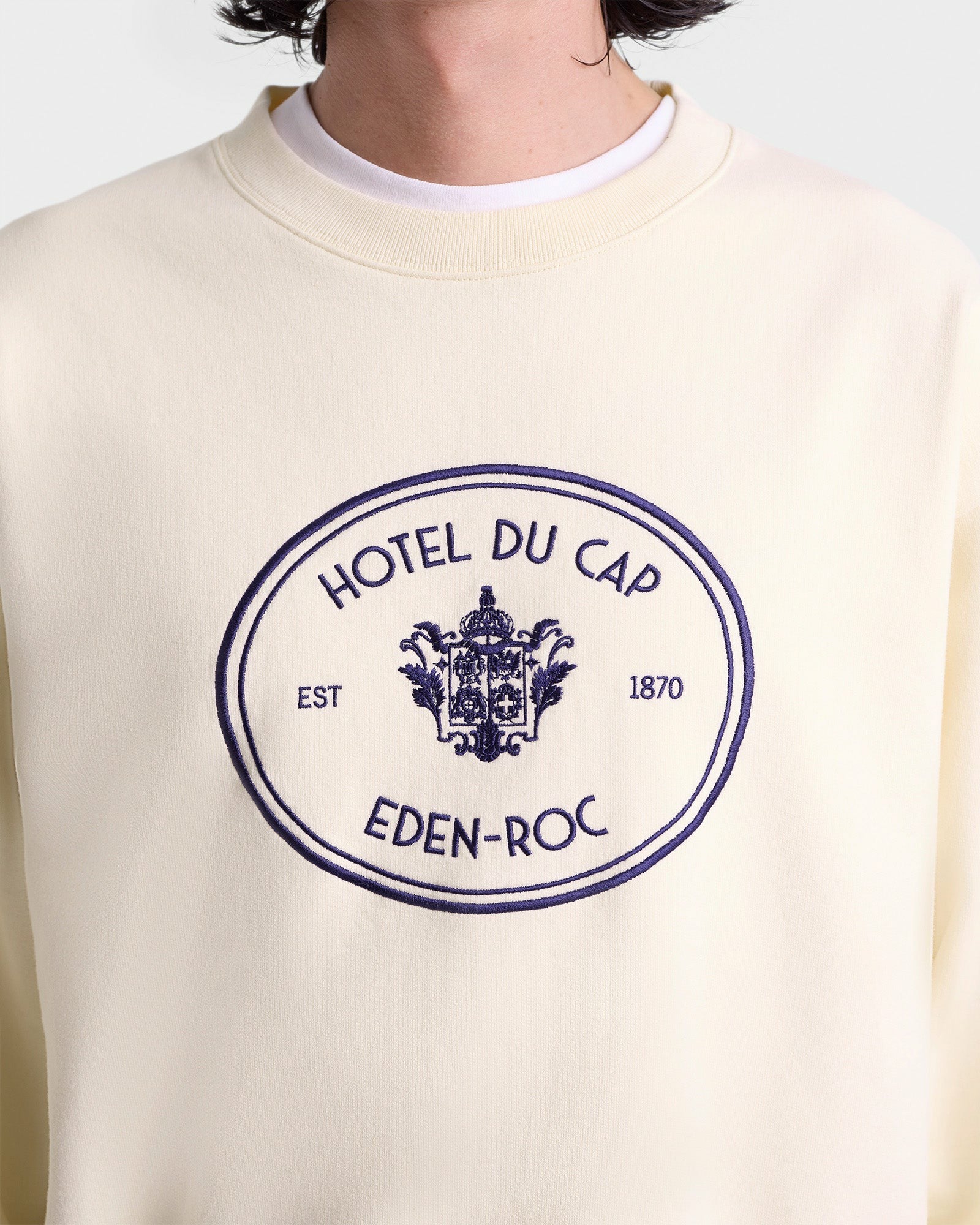 Eden Crest Crewneck - Cream/Navy Sporty & Rich US