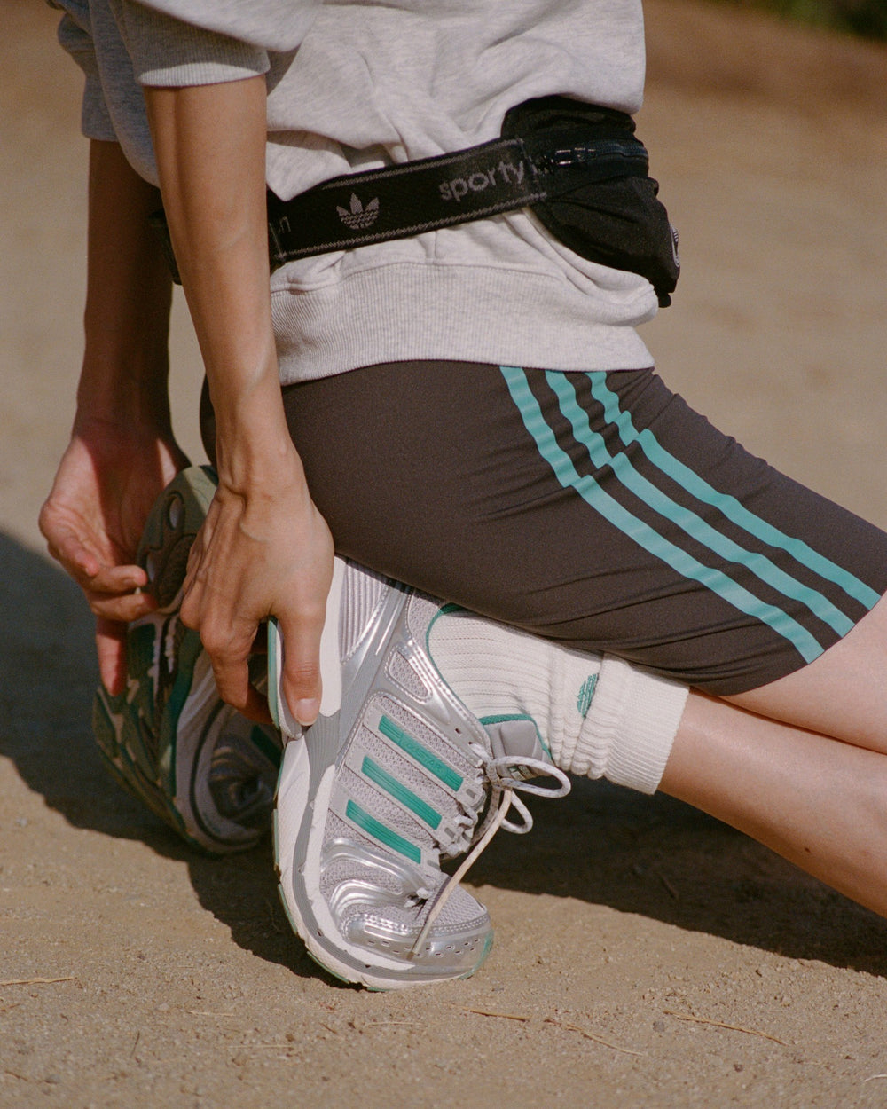 Adistar Control 5 - Silver/Teal/White Sporty & Rich Online